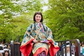 行列中の奥方