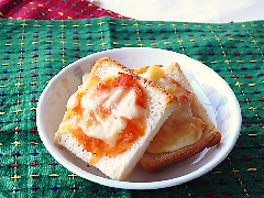 トマトチーズトーストの写真