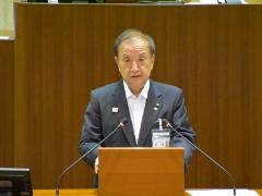 本会議にて所信表明