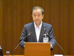 練馬区長が所信表明をしている様子