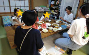 食事の様子です。