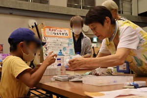 ワークショップの様子（工作）
