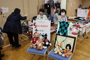 物品販売（布小物・洋服）