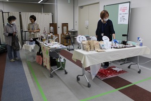 物品販売（雑貨、コーヒーなど）