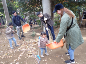 落ち葉掃きの様子
